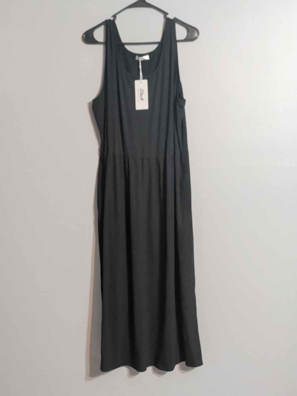 Classic Black Sleeveless Maxi Dress With Pockets- Brand: Wiholl